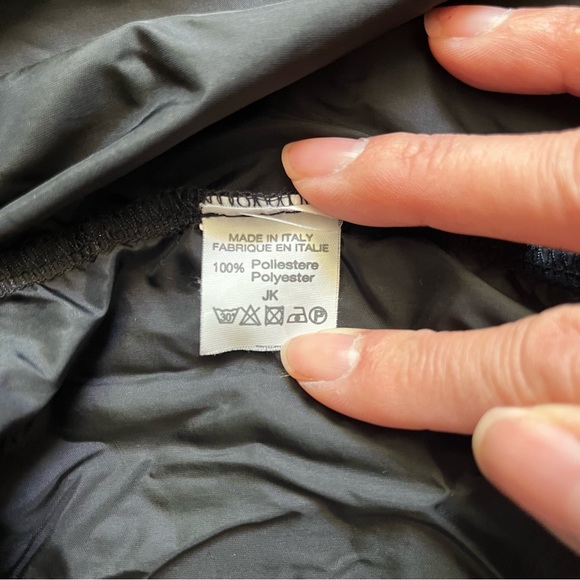 Brandy Melville Black USA flag Lightweight Hooded Windbreaker size Medium 20x23 - Picture 5 of 7